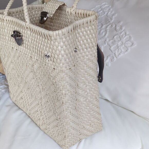 Artisan Crafted  Mexican Woven Recycle Plastic XL Tote - Picture 15 of 16